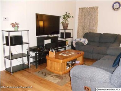 295 broad st living rm 20141003131123037