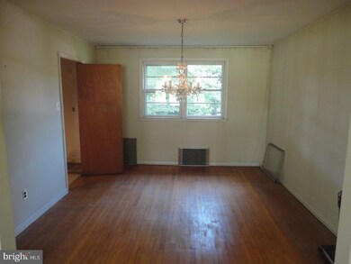 4946 Jackson Dr, Brookhaven, PA 19015 - photo 3