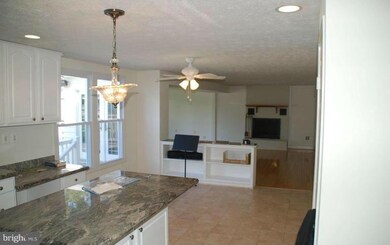 1112 Morningwood Ln, Great Falls, VA 22066 - photo 6