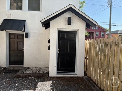 508 E Henry St unit UPSTAIRS, Savannah, GA 31401 - photo 2