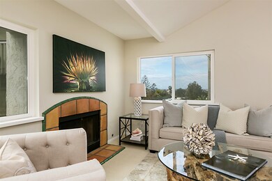 Westerly ocean view from this family room dual pan