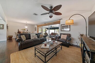 03_1402NE2ndAvenue_1_LivingRoom_Custom_R