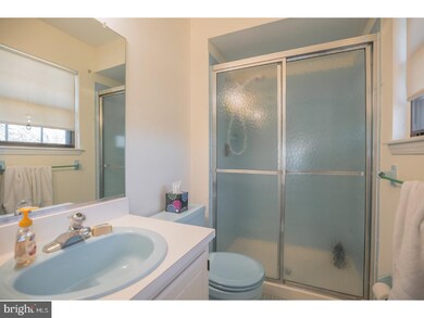 1757 Congress Dr, Blackwood, NJ 08012 - photo 4