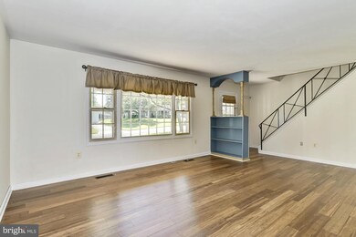 12612 Killian Ln, Bowie, MD 20715 - photo 3