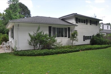 18 Walker Ct, Greenwich, CT 06831 - photo 2