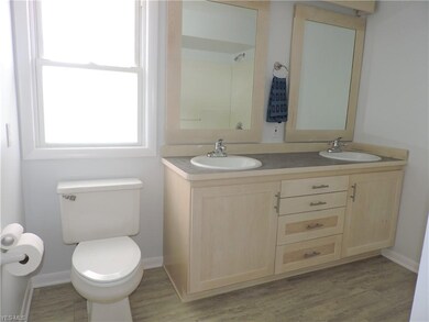 694 Sunset Ave, Sheffield Lake, OH 44054 - photo 6