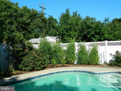 3512 Fullerton St, Beltsville, MD 20705 - photo 6