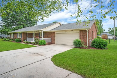 674 Davenport Farm Rd, Winterville, NC 28590 - photo 3