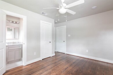 1047 W 30th St, Houston, TX 77018 - photo 6