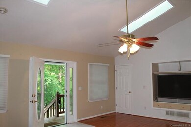 752 Salisbury Rd, Hendersonville, NC 28792 - photo 4