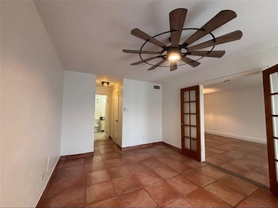 10075 Westpark Dr unit 40, Houston, TX 77042 - photo 6