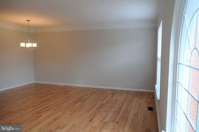 13108 Park Crescent Cir, Herndon, VA 20171 - photo 6