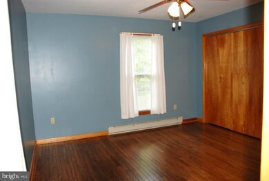 7638 Kemp Ln, Frederick, MD 21702 - photo 4