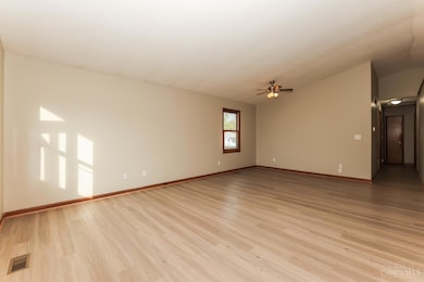 6933 Torrington Dr, Franklin, OH 45005 - photo 3