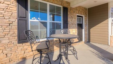 Covered front porch - Welcome Home!