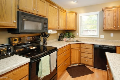 9058 Hobbit Cir, Kalamazoo, MI 49009 - photo 5