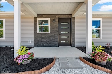 8440 Mapleford St SW, Navarre, OH 44662 - photo 3