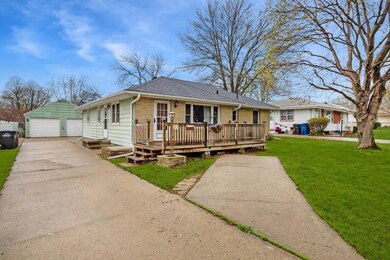 1912 E 28th St, Des Moines, IA 50317 - photo 2