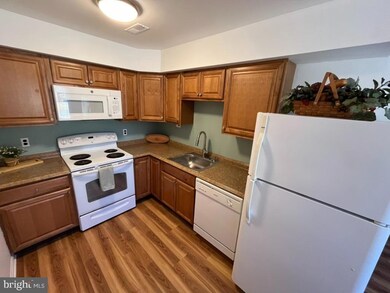 813 Winding Way unit H13, Westville, NJ 08093 - photo 5