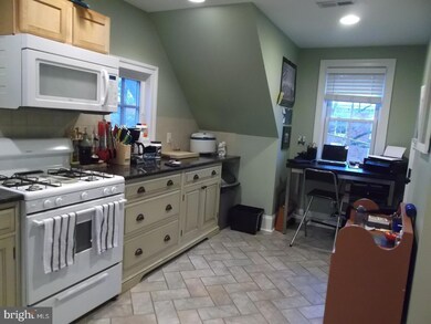 220 W Court St unit 3RD FL, Doylestown, PA 18901 - photo 3