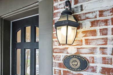 2117 Chilton Rd, Houston, TX 77019 - photo 4