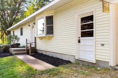 989 Carpenter Hill Rd, Bennington, VT 05201 - photo 3