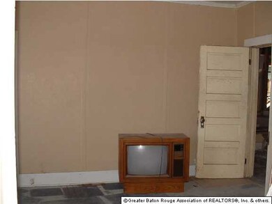 Left Wing apartment