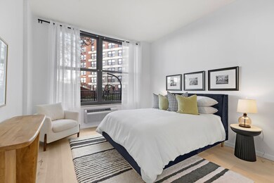 102 Christopher Columbus Dr unit 709, Jersey City, NJ 07302 - photo 5