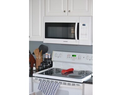 8 St Cecilia St unit B, Leominster, MA 01453 - photo 4