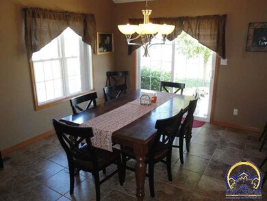 7732 SW 26th St, Topeka, KS 66614 - photo 4