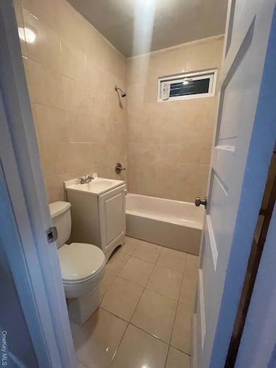 27 Poplar St unit 1st Floor, Waterbury, CT 06708 - photo 4