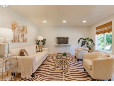 651 T St, Springfield, OR 97477 - photo 4