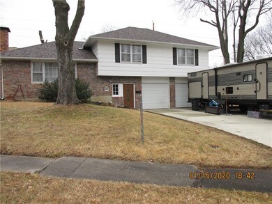 814 NW South Summit Cir, Blue Springs, MO 64015 - photo 2