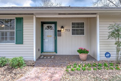713 Clark St, Alvin, TX 77511 - photo 5
