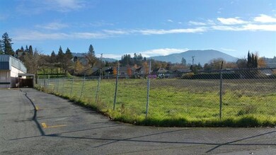 1622 Harbeck Rd, Grants Pass, OR 97527 - photo 3