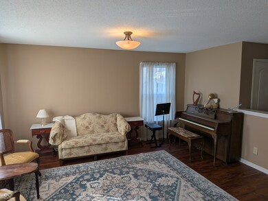 10414 Bicknell Cir, Fishers, IN 46038 - photo 4
