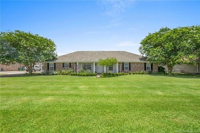 1818 Deepwoods Dr, Lake Charles, LA 70605 - photo 2