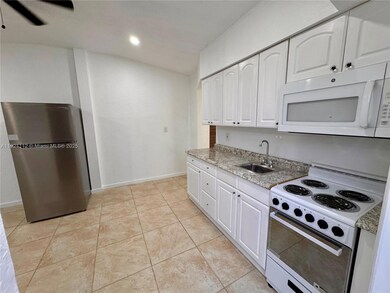 830 SW 6th St unit B, Hallandale Beach, FL 33009 - photo 5