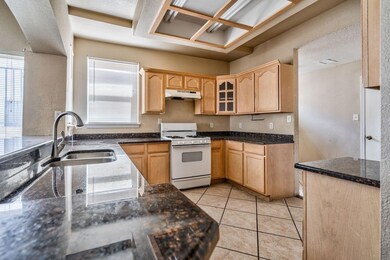 13721 Paseo de Fe Cir, El Paso, TX 79928 - photo 5