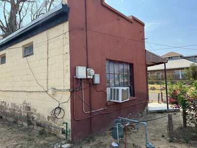 304 E Stewart St, Laredo, TX 78040 - photo 4