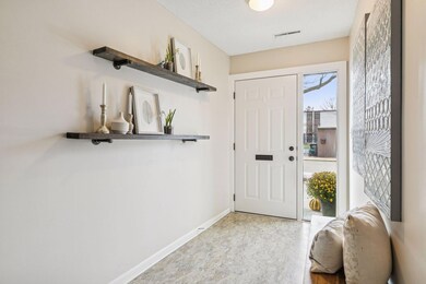 125 Mcknight Rd N unit K, Saint Paul, MN 55119 - photo 4