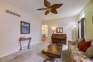 7-print-7_living_room