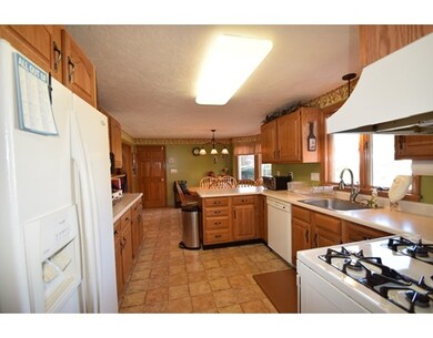 6 Hazel Cir, Randolph, MA 02368 - photo 5