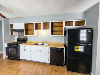 914 W Elizabeth St, Paris, IL 61944 - photo 7