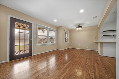 4826 Viking Dr, Houston, TX 77092 - photo 4