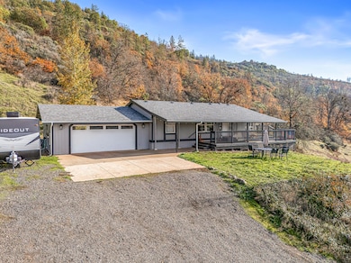 20400 Highway 62, Shady Cove, OR 97539 - photo 2