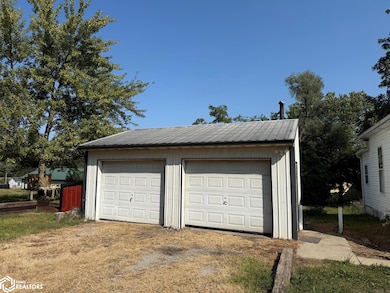 608 W Franklin St, Bloomfield, IA 52537 - photo 3