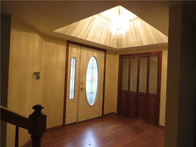 Entry/Foyer.