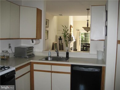 1904 Redwood Ct, Monmouth Junction, NJ 08852 - photo 3