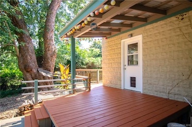 Covered Deck (96 SF)
